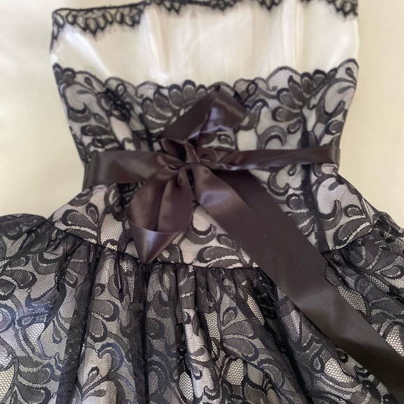 Jessica McClintock White with black lace cocktail dress - Picture 9 of 12